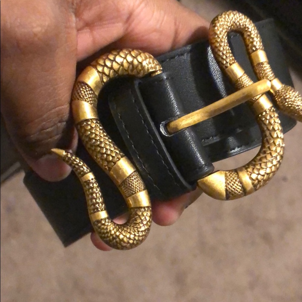 A belt Gucci brand new never won